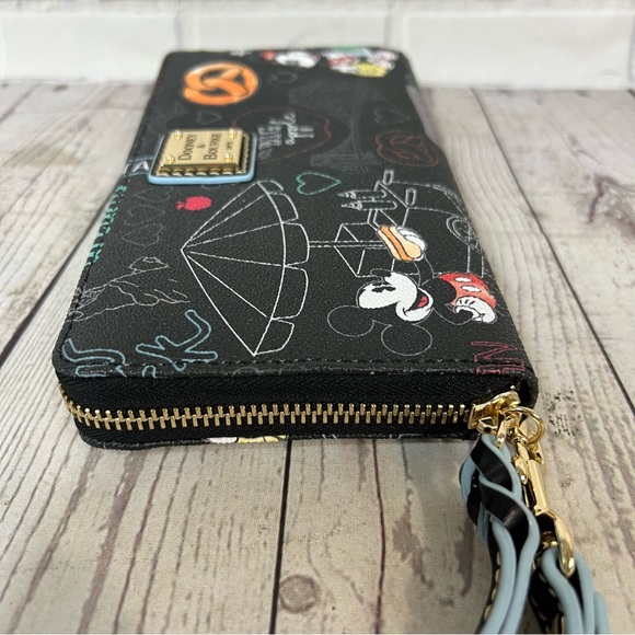 Dooney & Bourke Disney New York City 🥨 Large Zip Around Wristlet Wallet Mickey - Picture 8 of 16